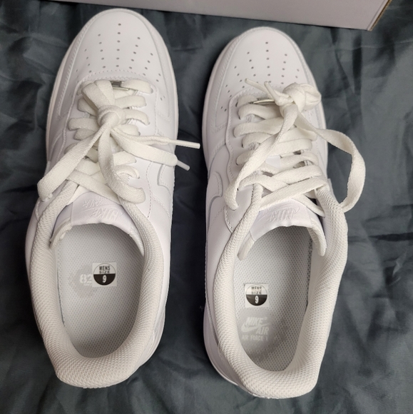 Brand new ds nike air force 1 low all white size 9 men's. - Picture 3 of 9